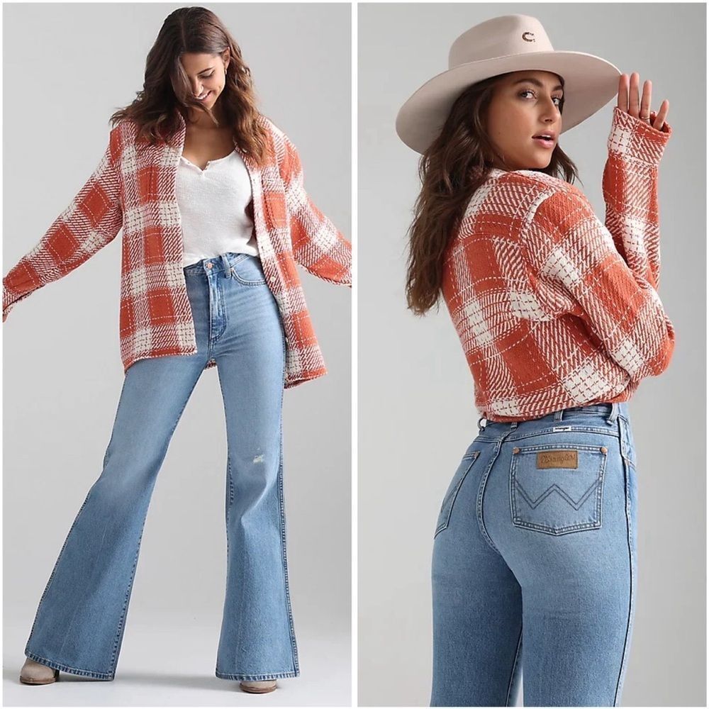 NWT Wrangler Wanderer 622 High Rise Flare Jeans Size 28 x 32